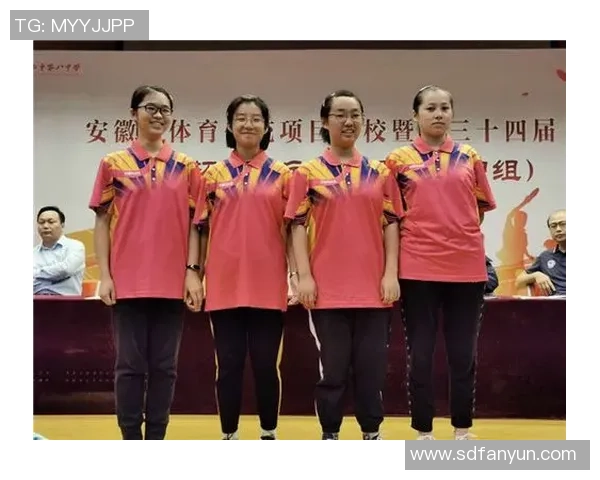 赛后分析:广州乒乓球队与北京乒乓球队的团队协作与战术对比探讨 赛后分析:广州乒乓球队与北京乒乓球队的团队协作与战术对比探讨