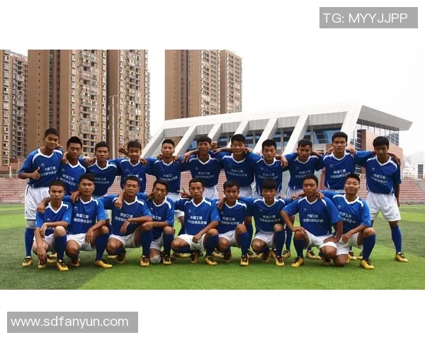 上海足球队以74分领跑联合会杯积分榜展现强劲实力 上海足球队以74分领跑联合会杯积分榜展现强劲实力